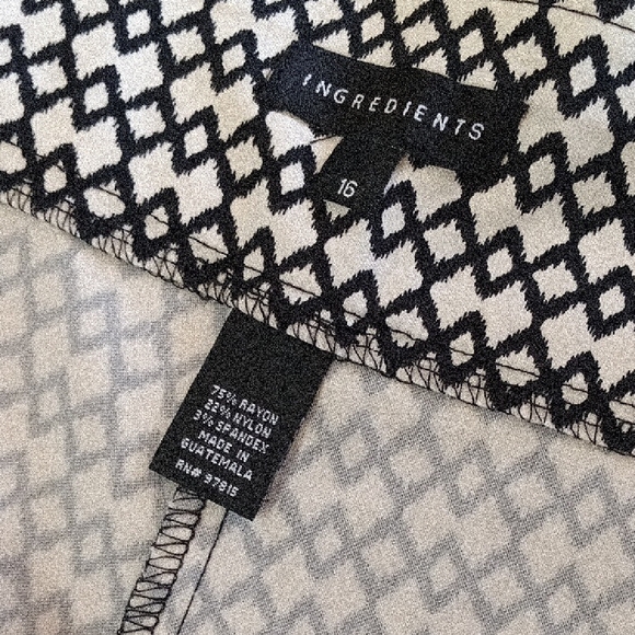 High-Waist Black & White Geometric Print Women's Shorts - Picture 3 of 3